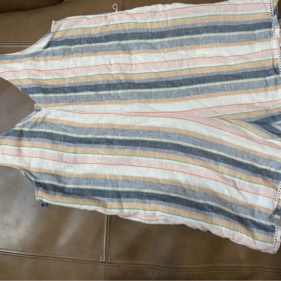 Striped Sleeveless romper - Picture 3 of 3